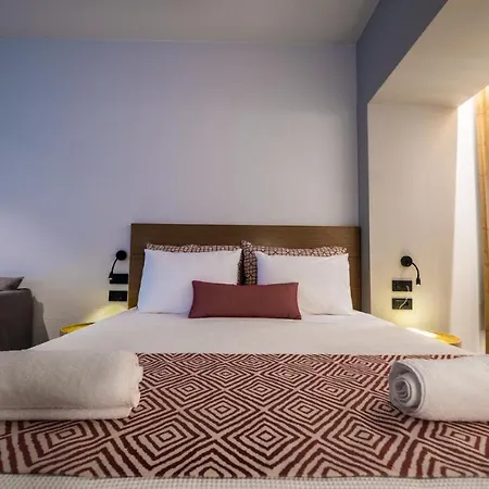 Harmony Crest & Adults Only 4*