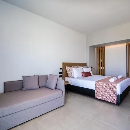 Harmony Crest & Adults Only מלון 4*