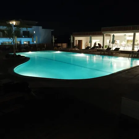 ホテル Harmony Crest & Adults Only 4*