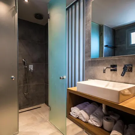 Harmony Crest & Adults Only 4*