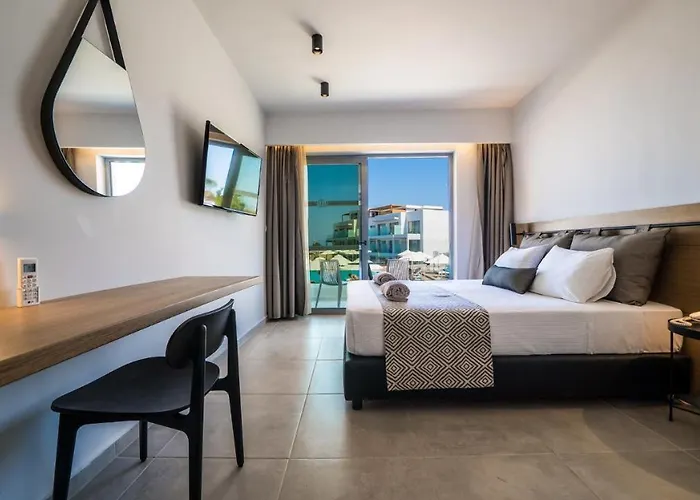 Hotel Harmony Crest & Adults Only 4*