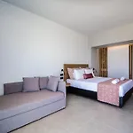 Harmony Crest & Adults Only فندق 4*