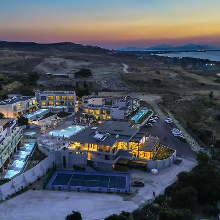 Harmony Crest Resort&spa Hotel