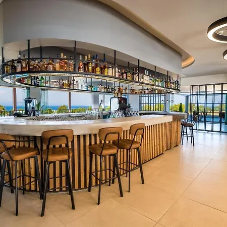 Hotel Harmony Crest Resort&spa
