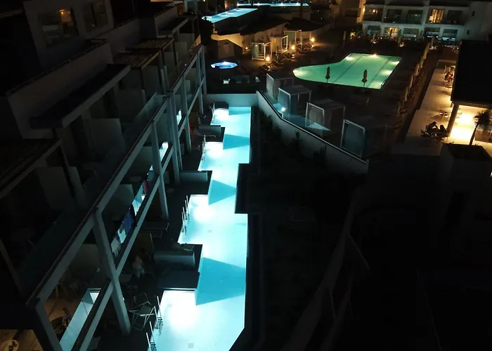 Harmony Crest & Adults Only 4* Kosz