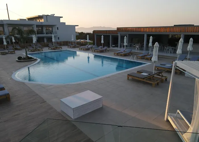 Harmony Crest & Adults Only 4* Kosz