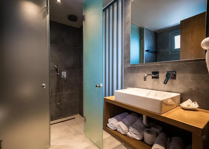 Harmony Crest & Adults Only 4*